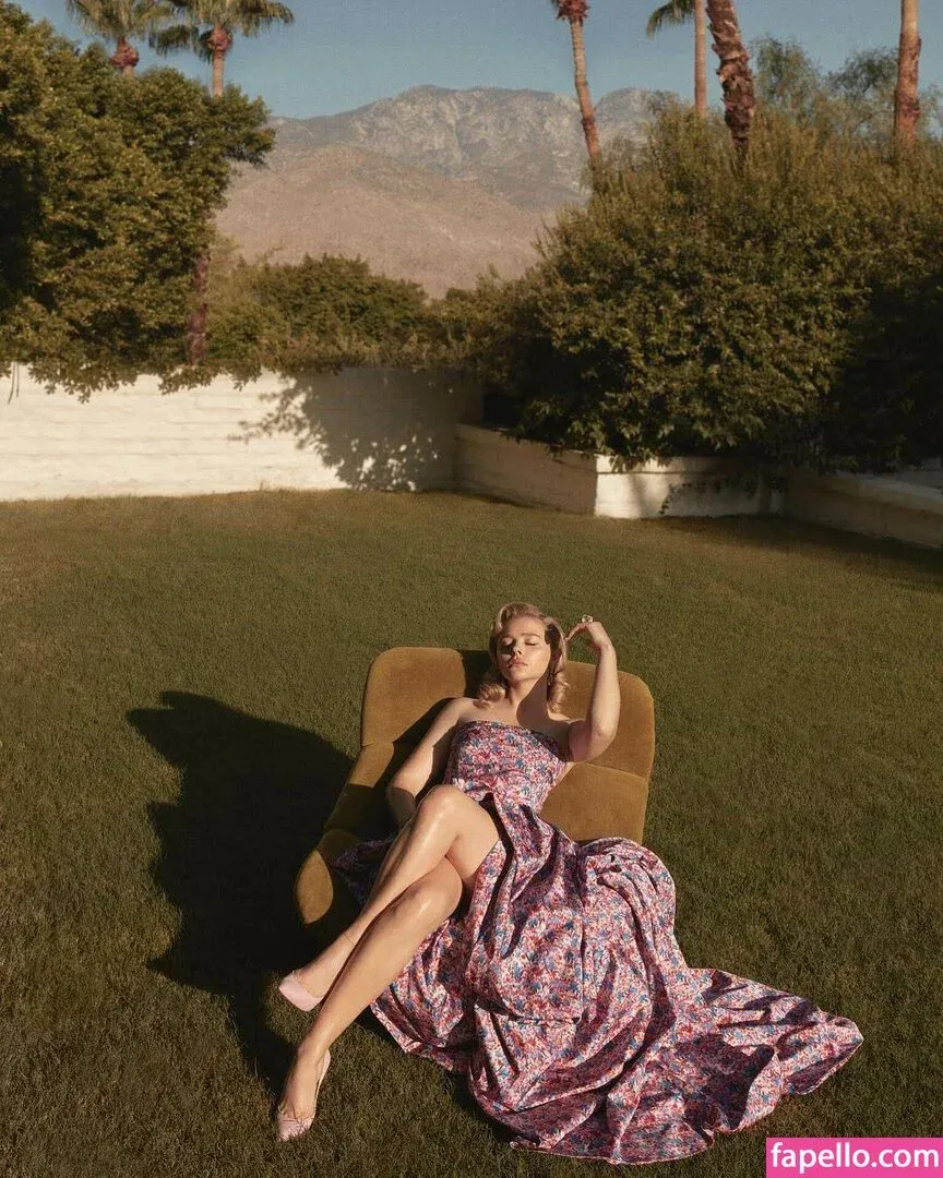 Chloë Grace Moretz / chloegmoretz / https: Onlyfans Photo Gallery 