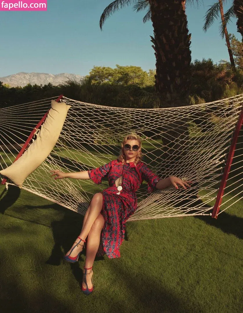 Chloë Grace Moretz / chloegmoretz / https: Onlyfans Photo Gallery 