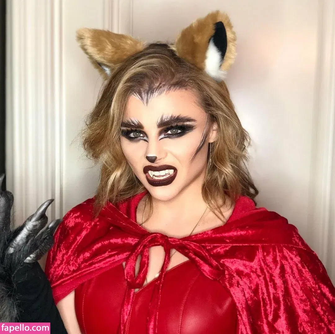 Chloë Grace Moretz / chloegmoretz / https: Onlyfans Photo Gallery 