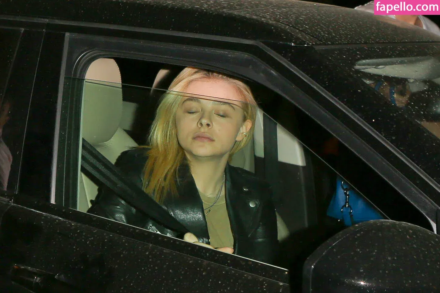 Chloë Grace Moretz / chloegmoretz / https: Onlyfans Photo Gallery 