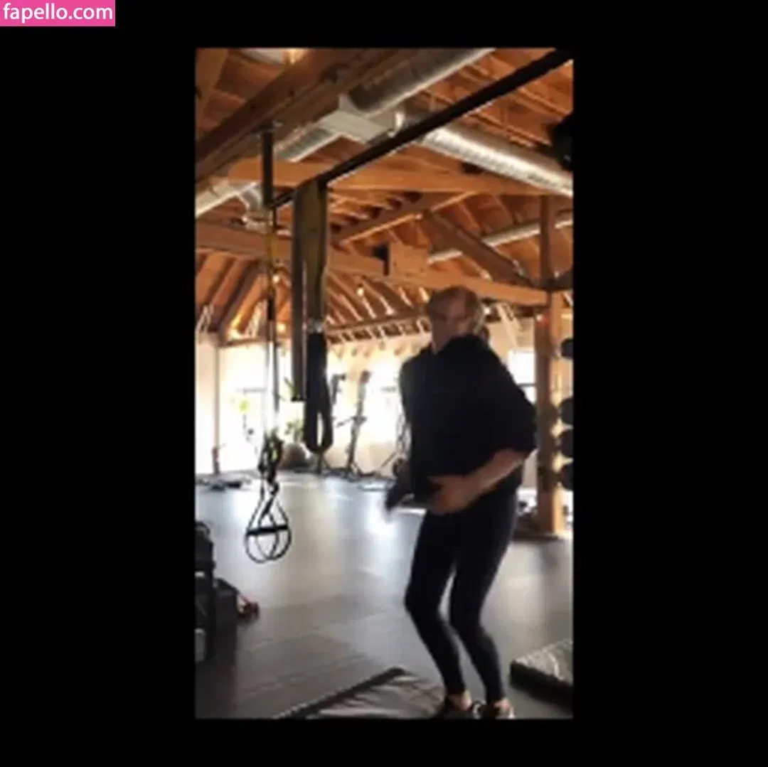 Chloë Grace Moretz / chloegmoretz / https: Onlyfans Photo Gallery 