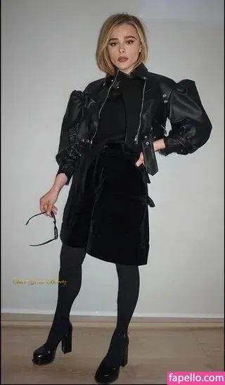 Chloë Grace Moretz / chloegmoretz / https: Onlyfans Photo Gallery 