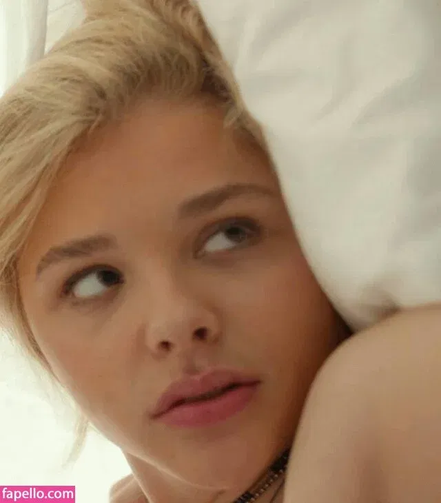 Chloë Grace Moretz / chloegmoretz / https: Onlyfans Photo Gallery 