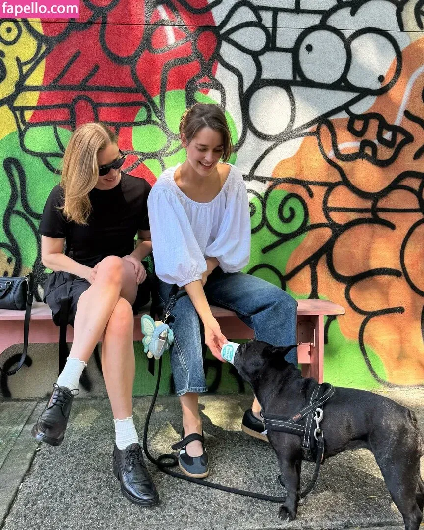 Chloë Grace Moretz / chloegmoretz / https: Onlyfans Photo Gallery 