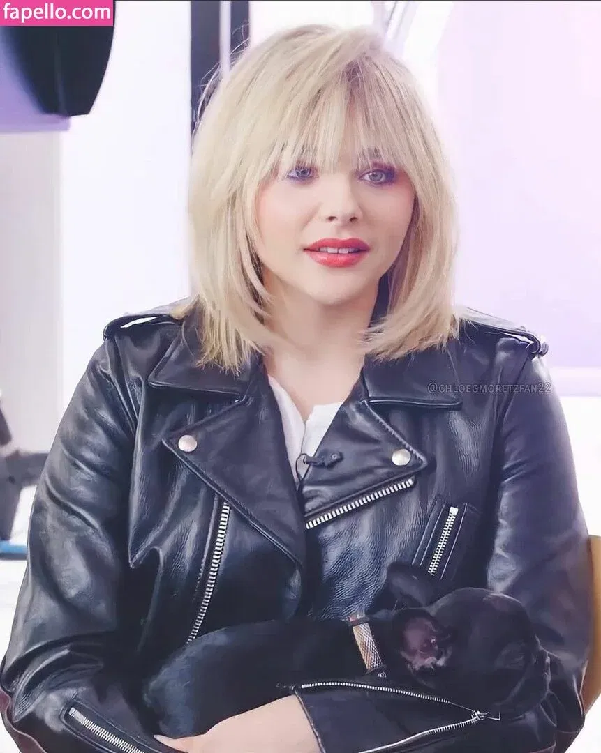 Chloë Grace Moretz / chloegmoretz / https: Onlyfans Photo Gallery 