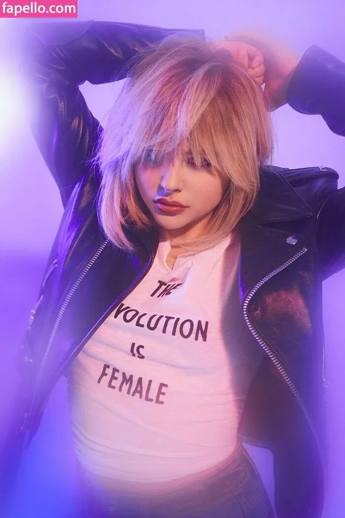 Chloë Grace Moretz / chloegmoretz / https: Onlyfans Photo Gallery 