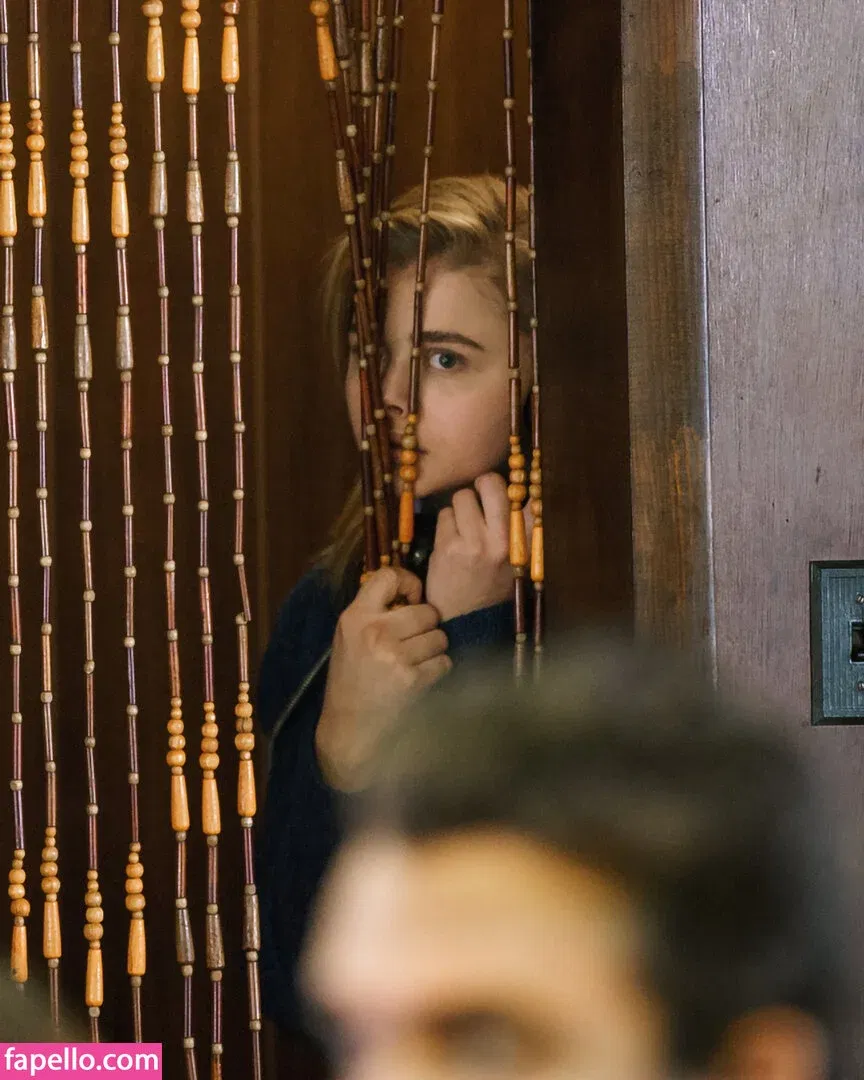 Chloë Grace Moretz / chloegmoretz / https: Onlyfans Photo Gallery 