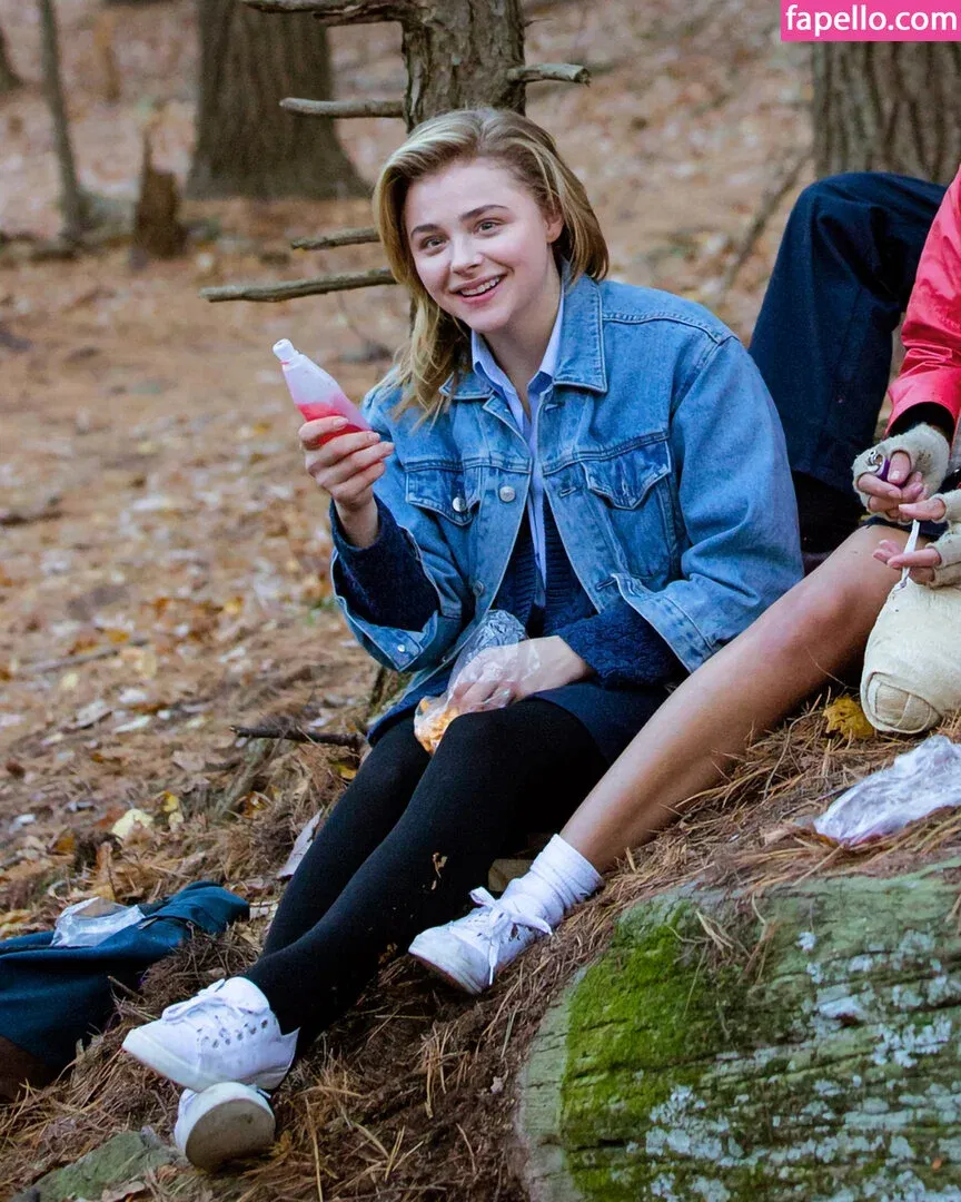 Chloë Grace Moretz / chloegmoretz / https: Onlyfans Photo Gallery 