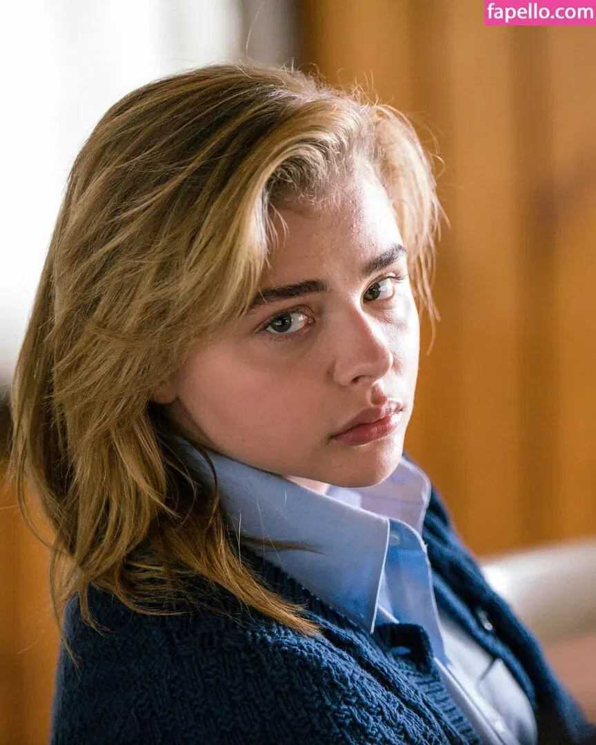 Chloë Grace Moretz / chloegmoretz / https: Onlyfans Photo Gallery 