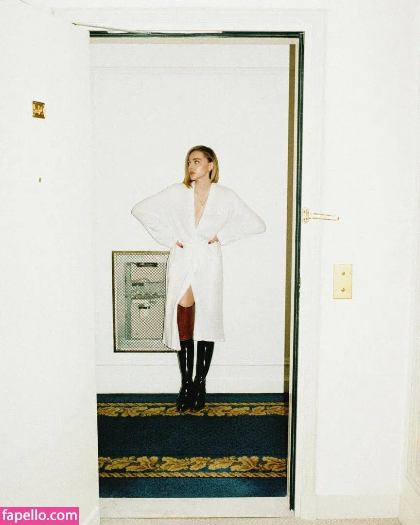 Chloë Grace Moretz / chloegmoretz / https: Onlyfans Photo Gallery 