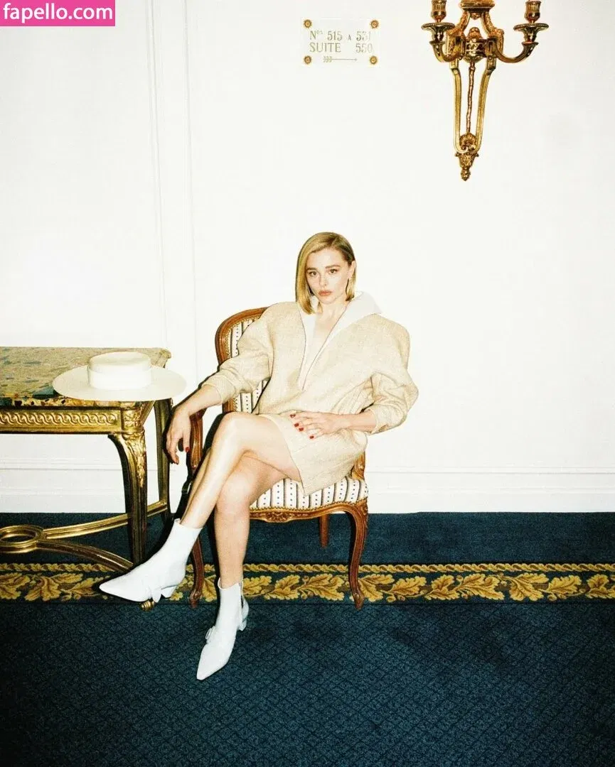 Chloë Grace Moretz / chloegmoretz / https: Onlyfans Photo Gallery 