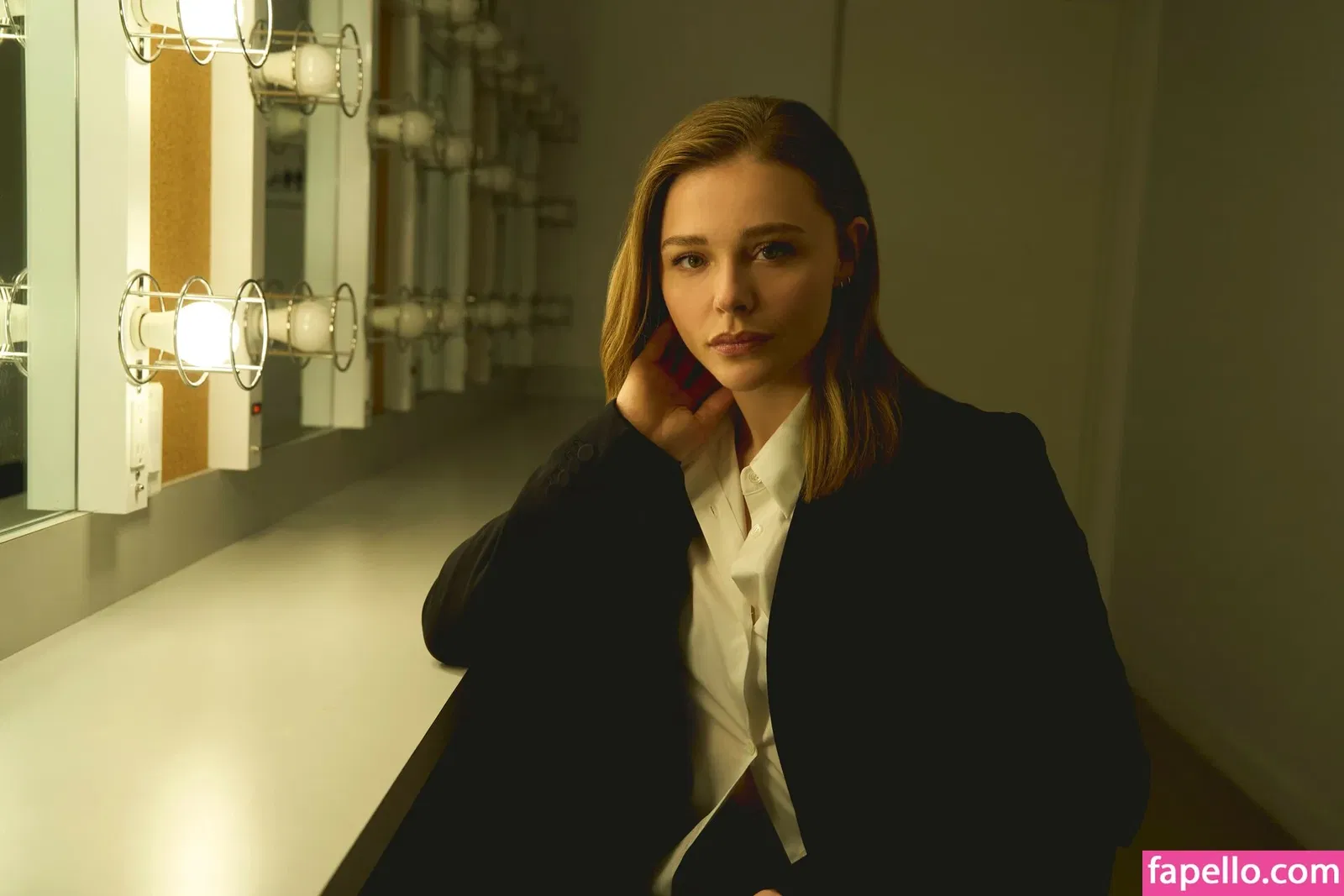 Chloë Grace Moretz / chloegmoretz / https: Onlyfans Photo Gallery 