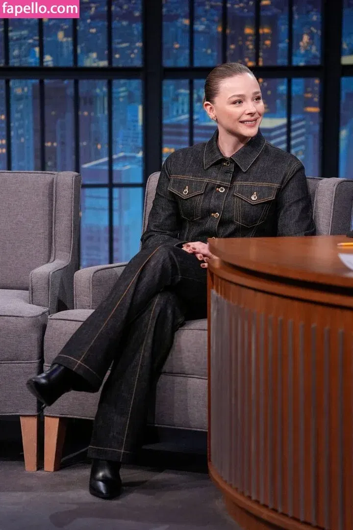 Chloë Grace Moretz / chloegmoretz / https: Onlyfans Photo Gallery 