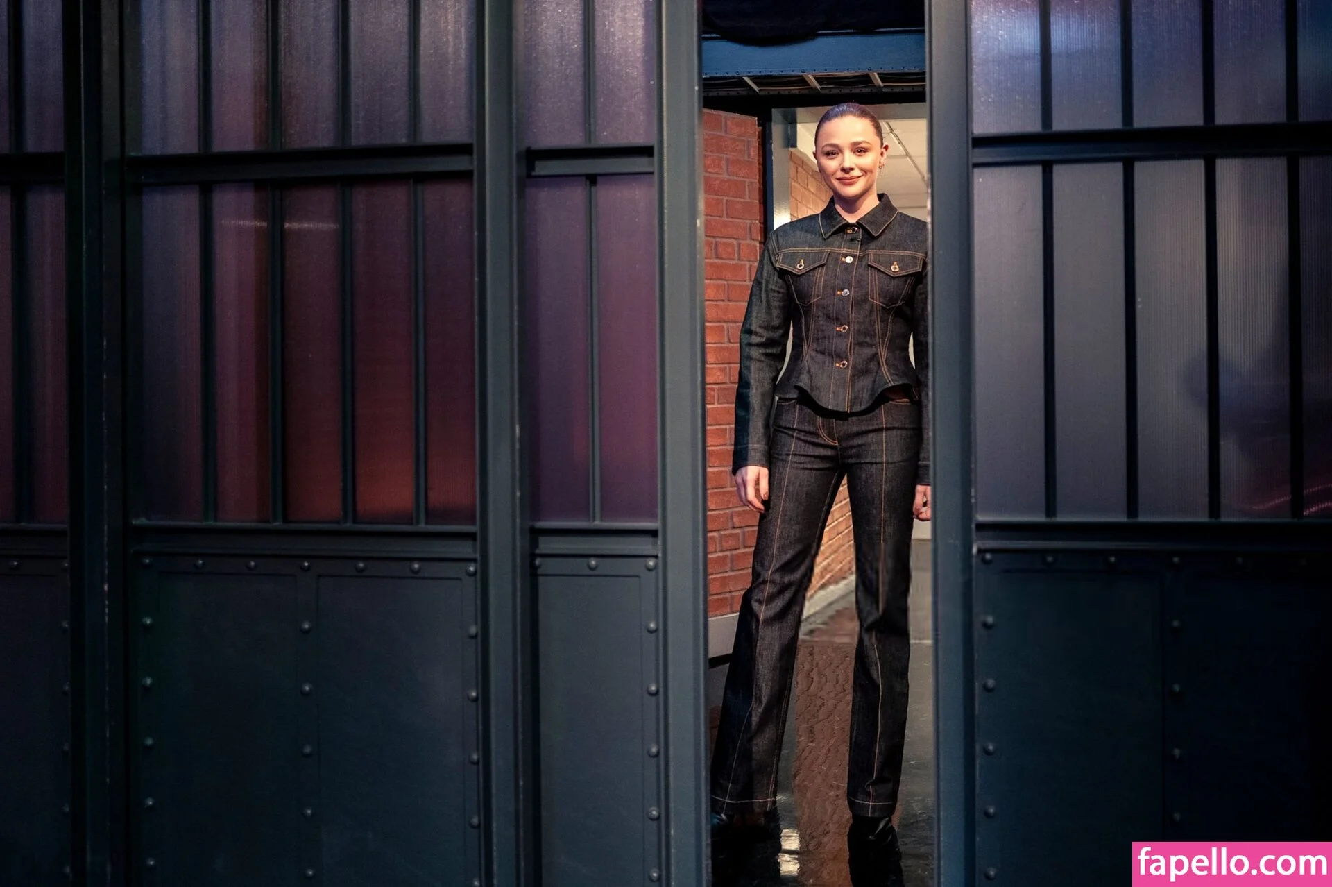 Chloë Grace Moretz / chloegmoretz / https: Onlyfans Photo Gallery 