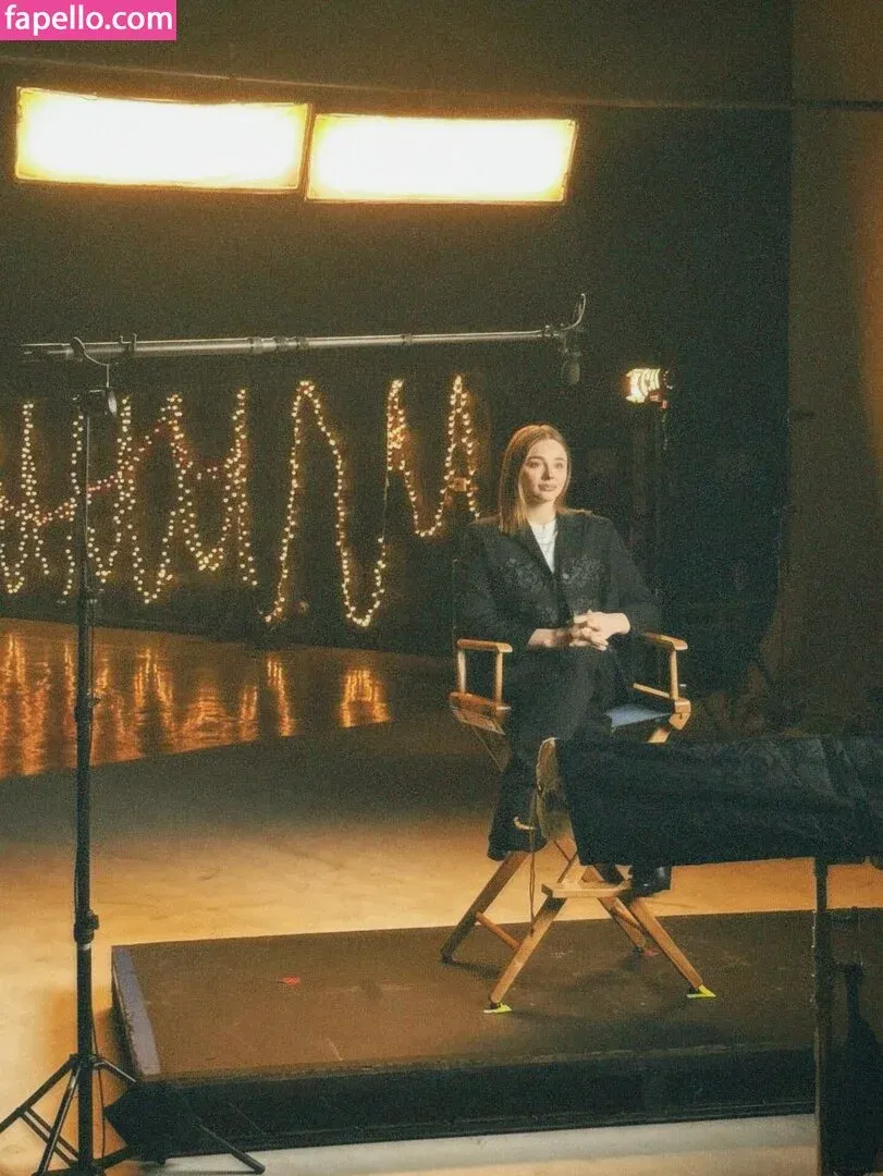 Chloë Grace Moretz / chloegmoretz / https: Onlyfans Photo Gallery 