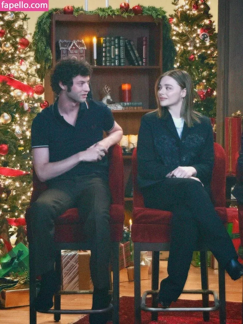 Chloë Grace Moretz / chloegmoretz / https: Onlyfans Photo Gallery 