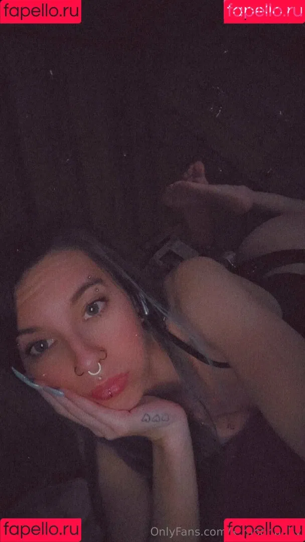x_moonbaby / x_moonbabyy Onlyfans Photo Gallery 