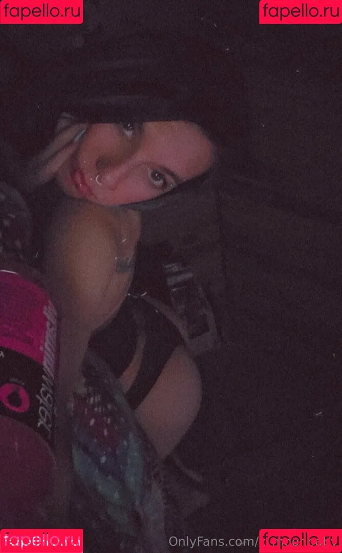 x_moonbaby / x_moonbabyy Onlyfans Photo Gallery 