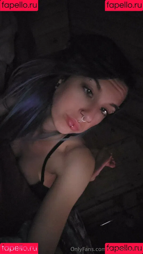 x_moonbaby / x_moonbabyy Onlyfans Photo Gallery 