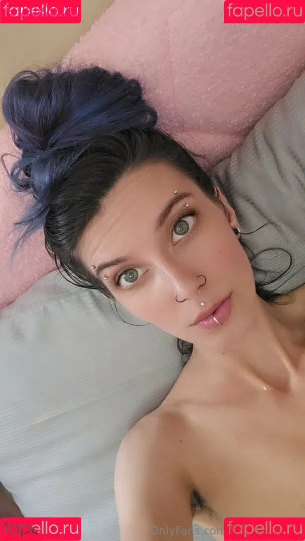 x_moonbaby / x_moonbabyy Onlyfans Photo Gallery 