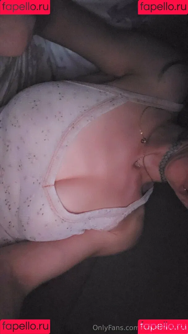 x_moonbaby / x_moonbabyy Onlyfans Photo Gallery 