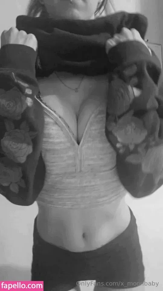 x_moonbaby / x_moonbabyy Onlyfans Photo Gallery 