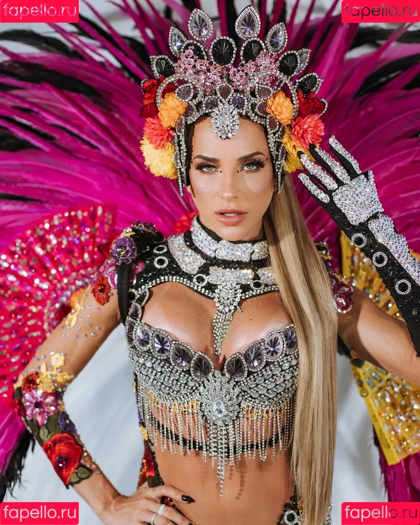 Gabi Martins / gabimartins / gabrielamartins20 Onlyfans Photo Gallery 