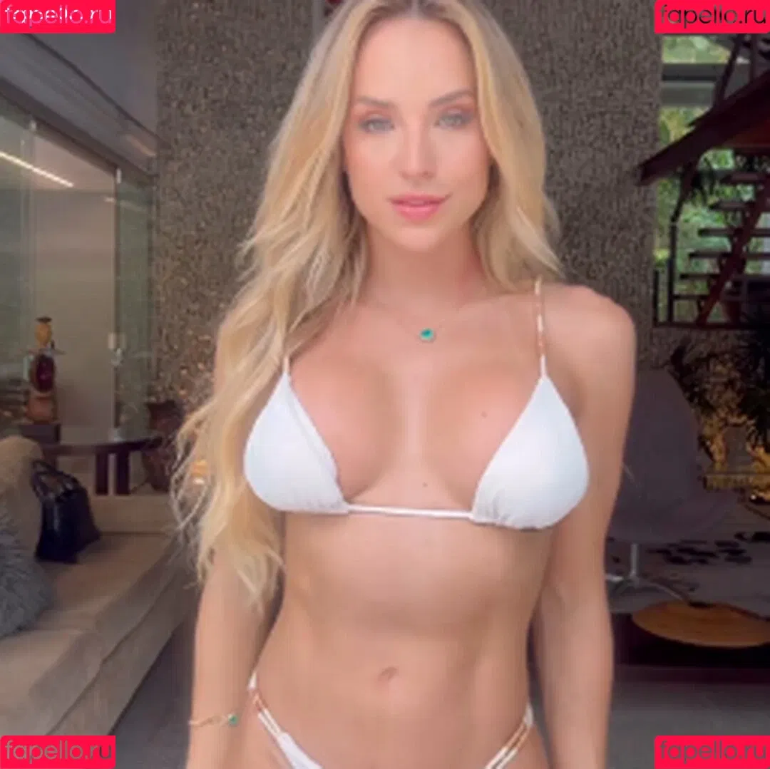 Gabi Martins / gabimartins / gabrielamartins20 Onlyfans Photo Gallery 