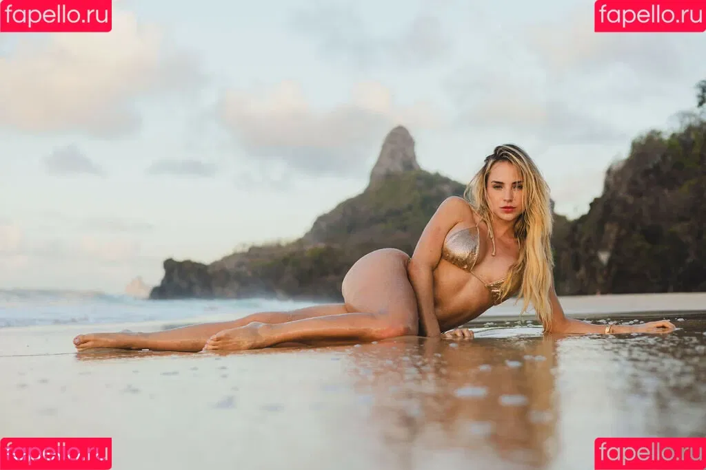 Gabi Martins / gabimartins / gabrielamartins20 Onlyfans Photo Gallery 