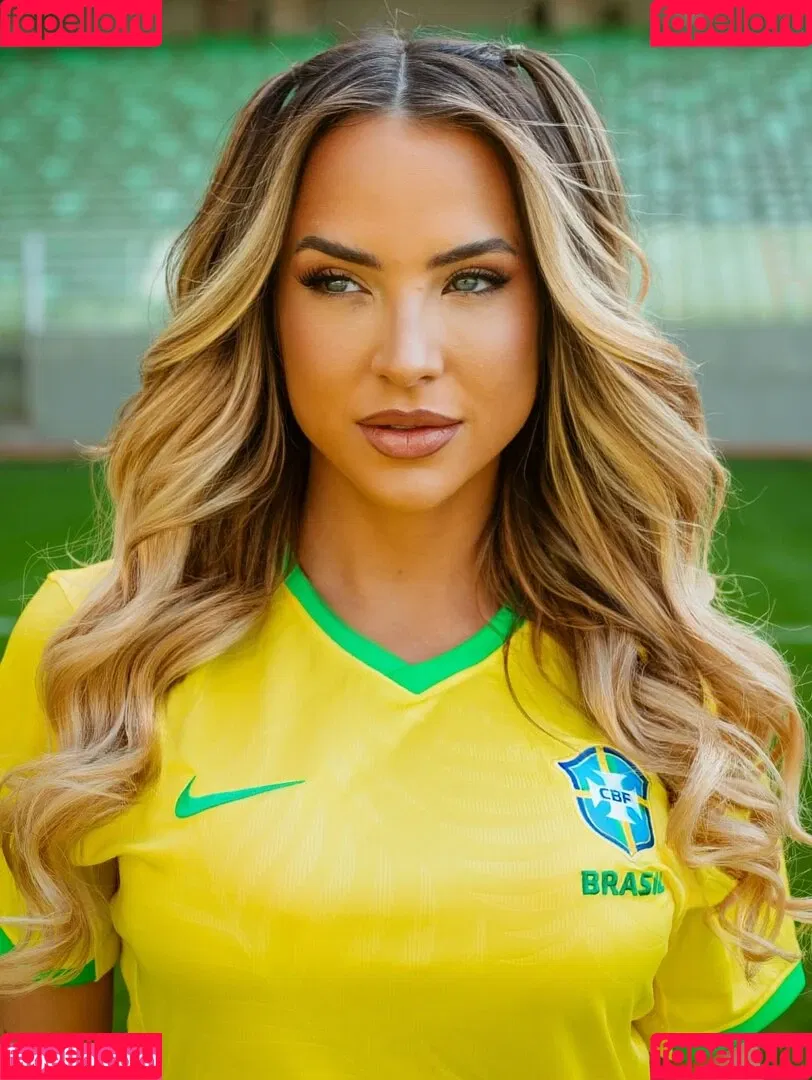 Gabi Martins / gabimartins / gabrielamartins20 Onlyfans Photo Gallery 