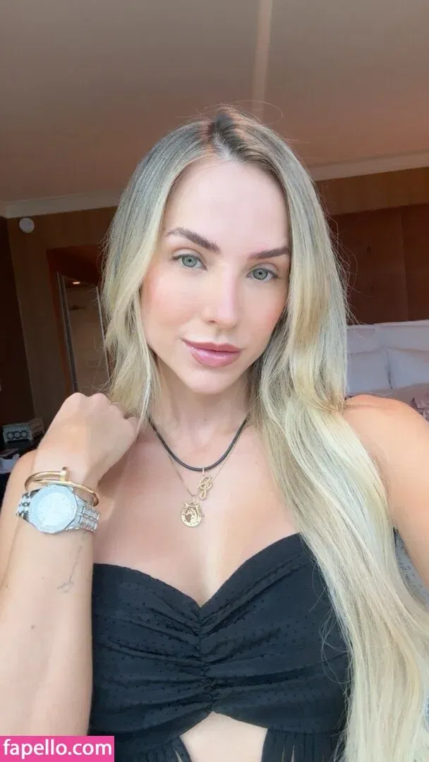 Gabi Martins / gabimartins / gabrielamartins20 Onlyfans Photo Gallery 