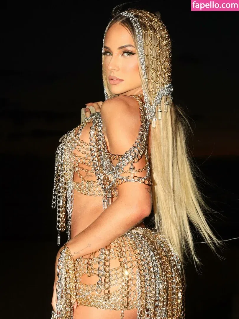 Gabi Martins / gabimartins / gabrielamartins20 Onlyfans Photo Gallery 