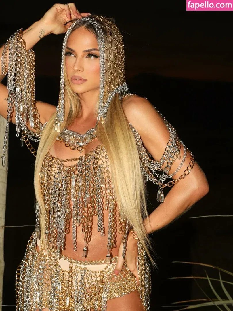 Gabi Martins / gabimartins / gabrielamartins20 Onlyfans Photo Gallery 