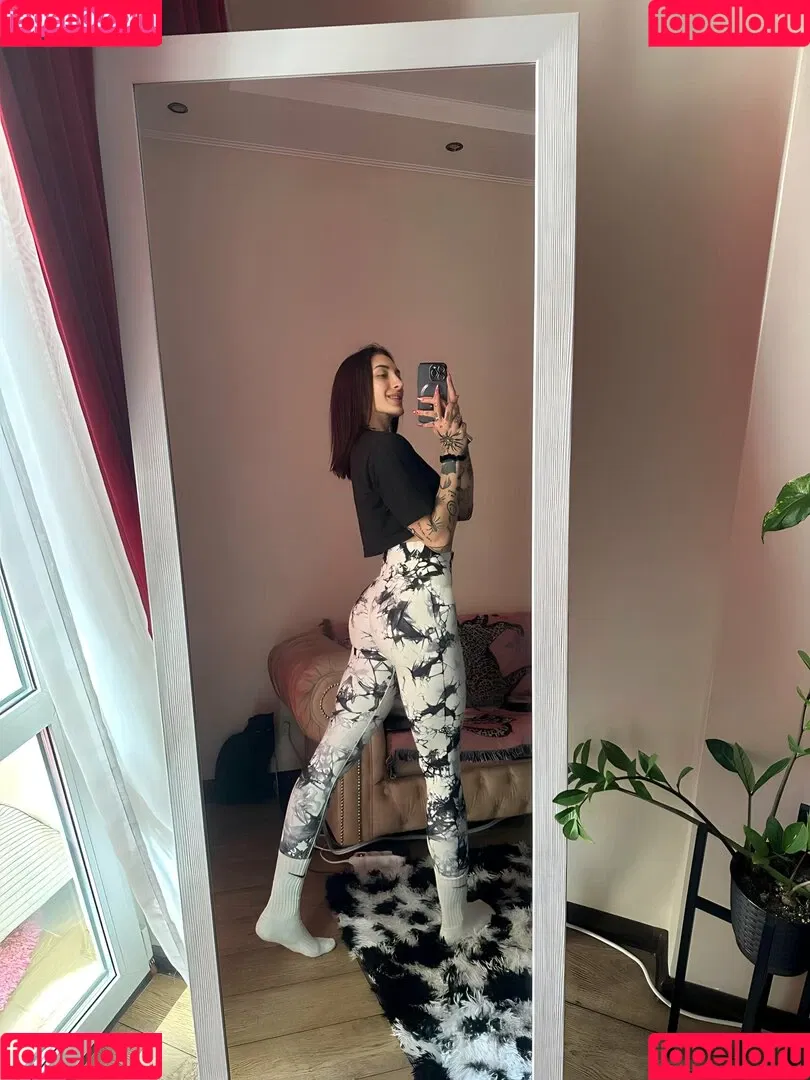 sarah_black_prvt / sarah_blackk / sarahhblackk Onlyfans Photo Gallery 
