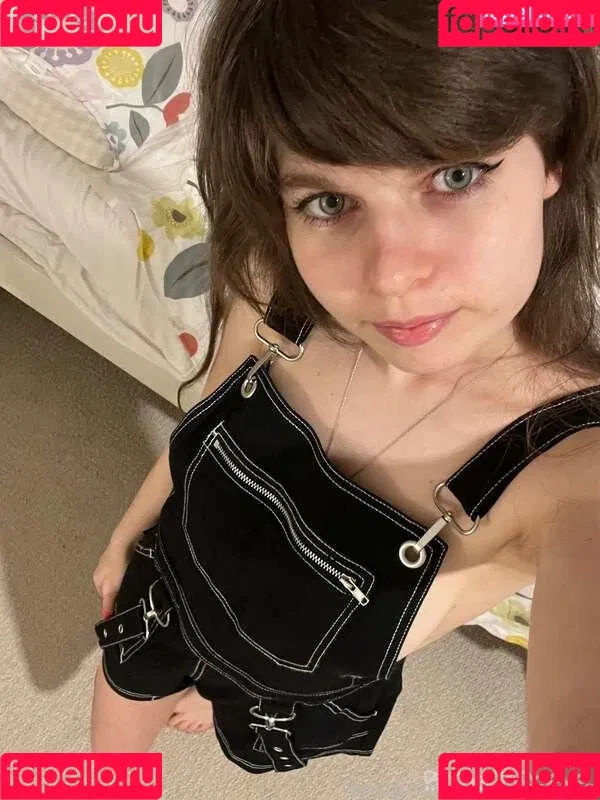 born2bscene / https: / scenegirlaya Onlyfans Photo Gallery 