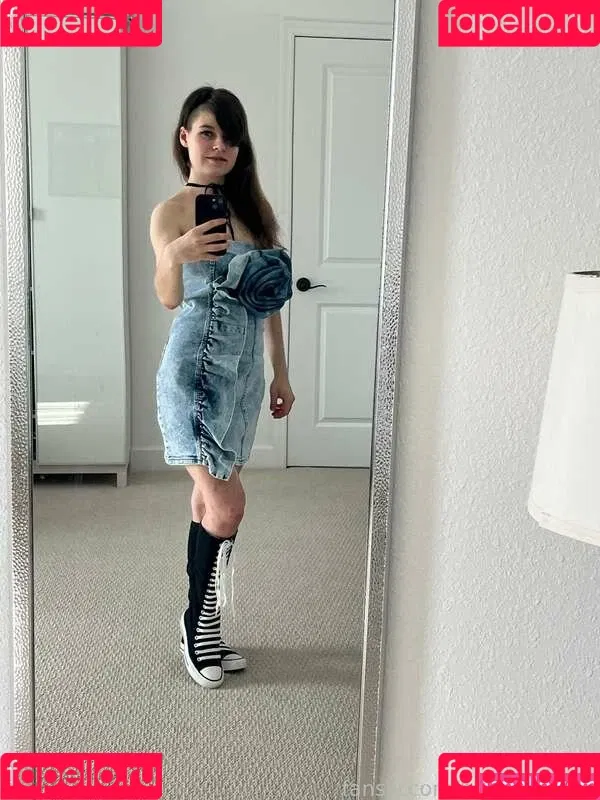born2bscene / https: / scenegirlaya Onlyfans Photo Gallery 