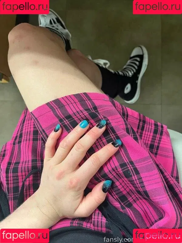 born2bscene / https: / scenegirlaya Onlyfans Photo Gallery 