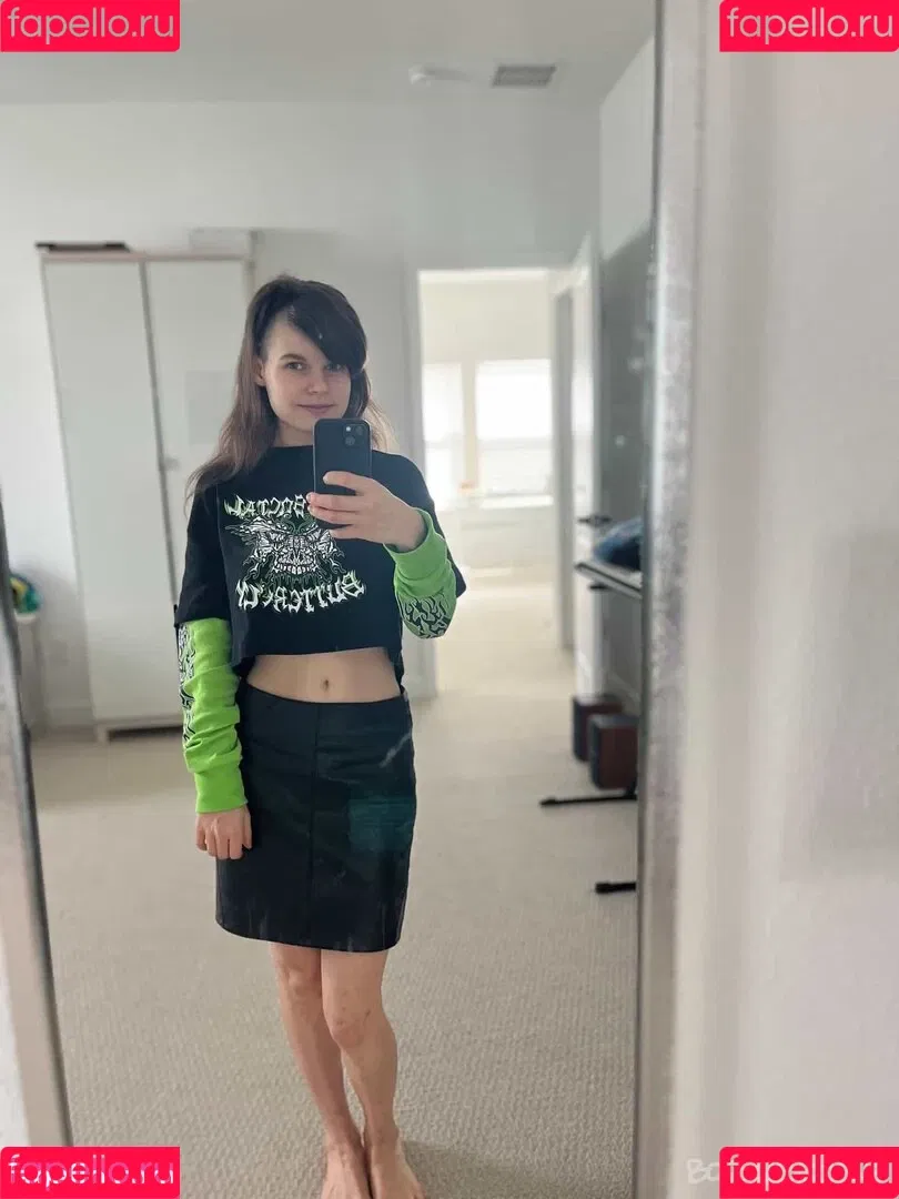 born2bscene / https: / scenegirlaya Onlyfans Photo Gallery 