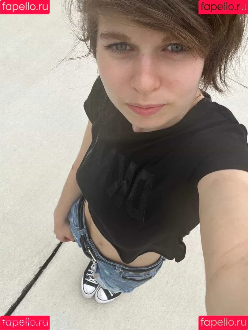 born2bscene / https: / scenegirlaya Onlyfans Photo Gallery 