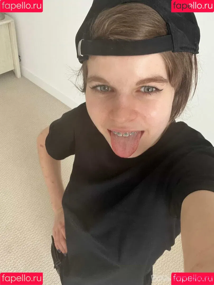 born2bscene / https: / scenegirlaya Onlyfans Photo Gallery 