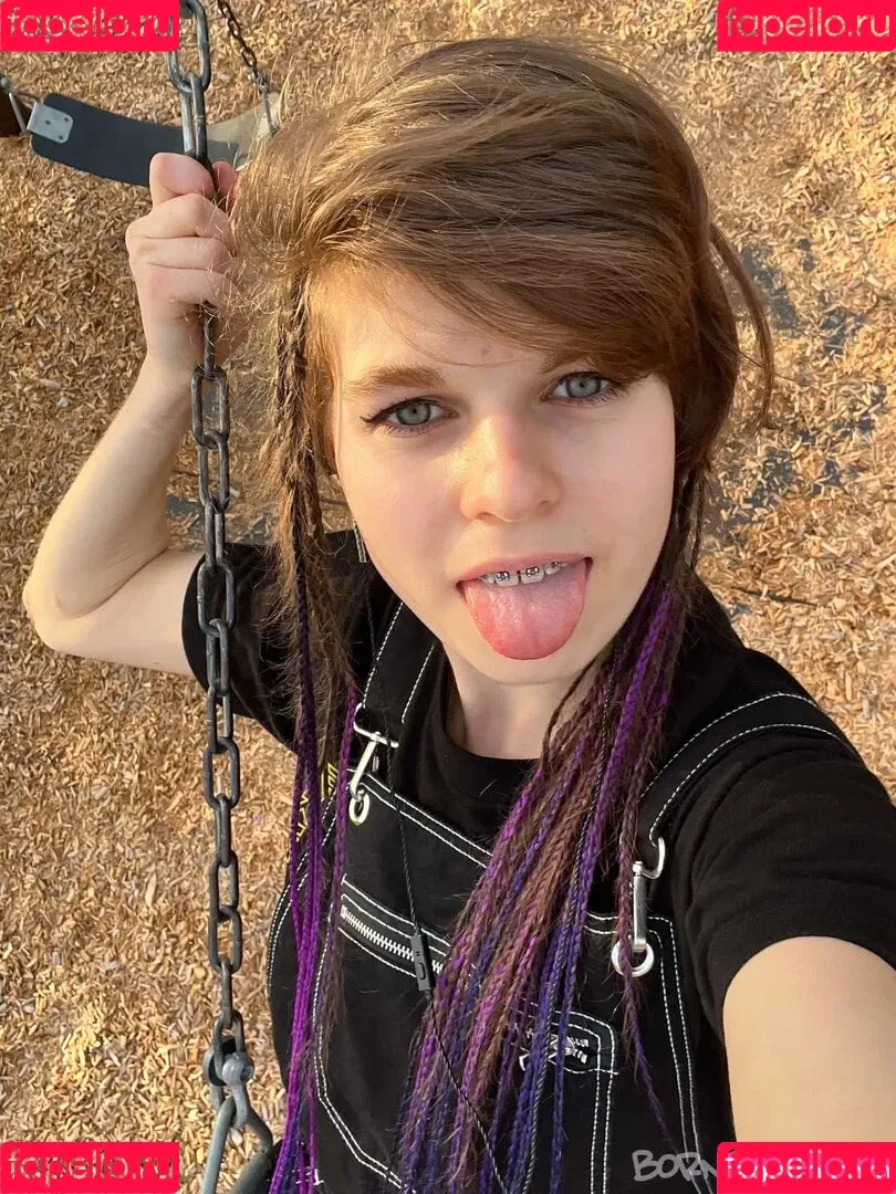 born2bscene / https: / scenegirlaya Onlyfans Photo Gallery 