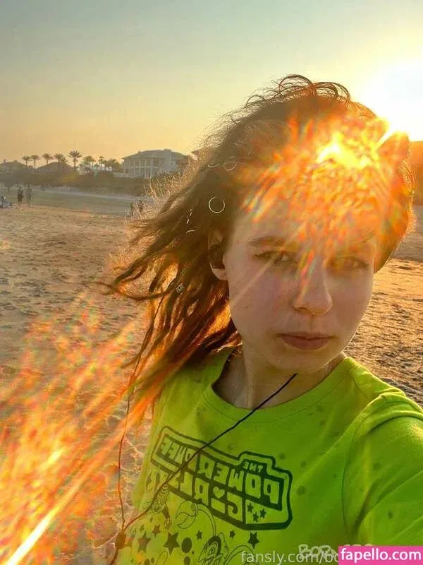 born2bscene / https: / scenegirlaya Onlyfans Photo Gallery 