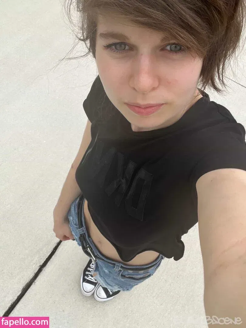 born2bscene / https: / scenegirlaya Onlyfans Photo Gallery 