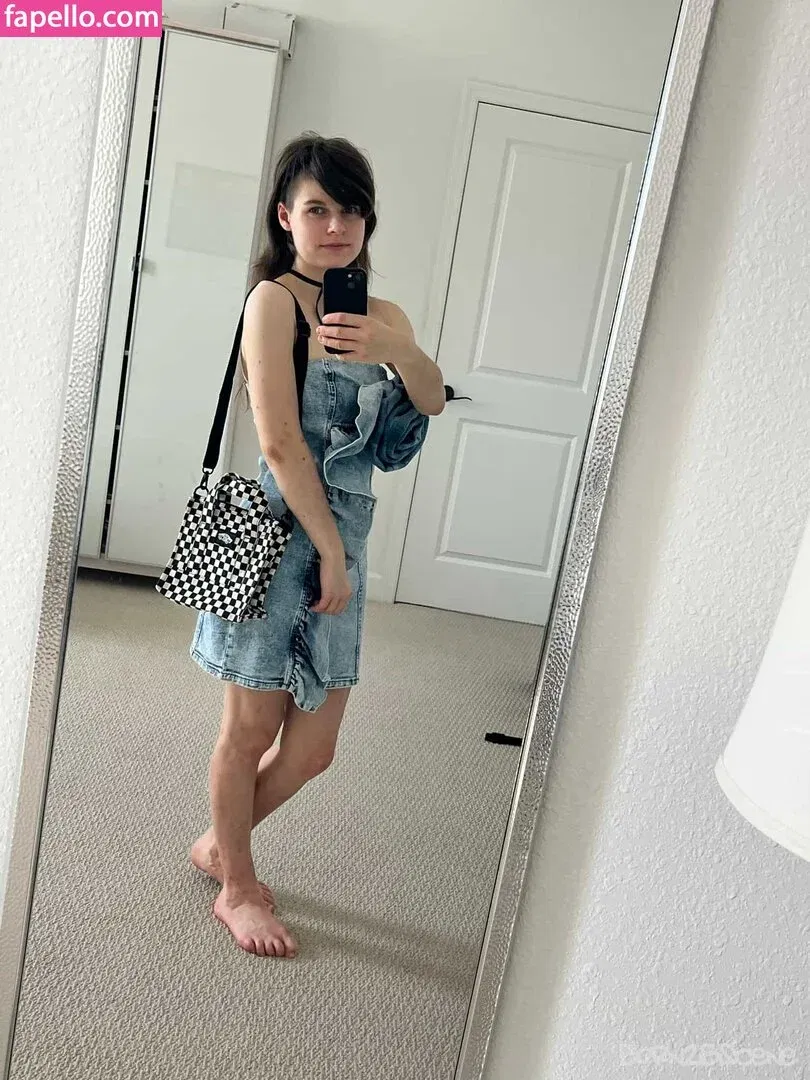 born2bscene / https: / scenegirlaya Onlyfans Photo Gallery 