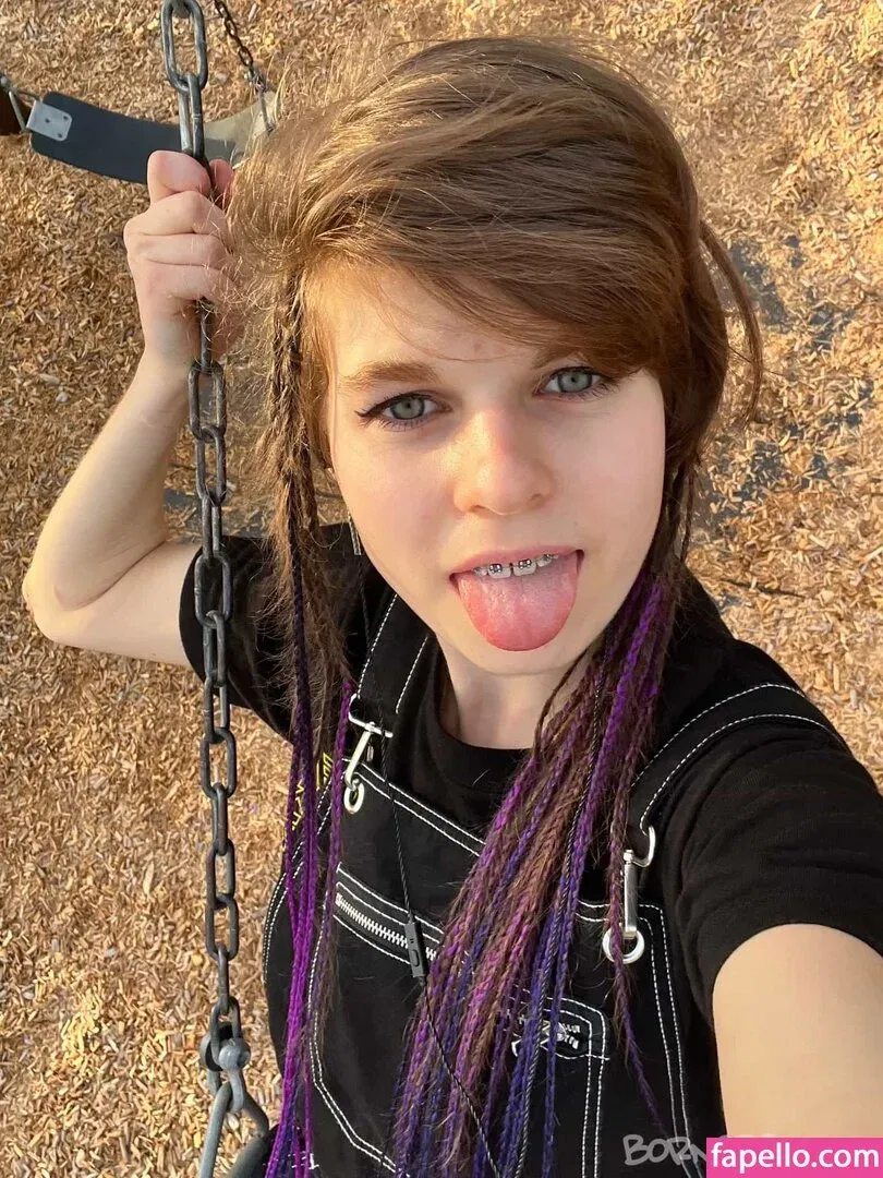 born2bscene / https: / scenegirlaya Onlyfans Photo Gallery 