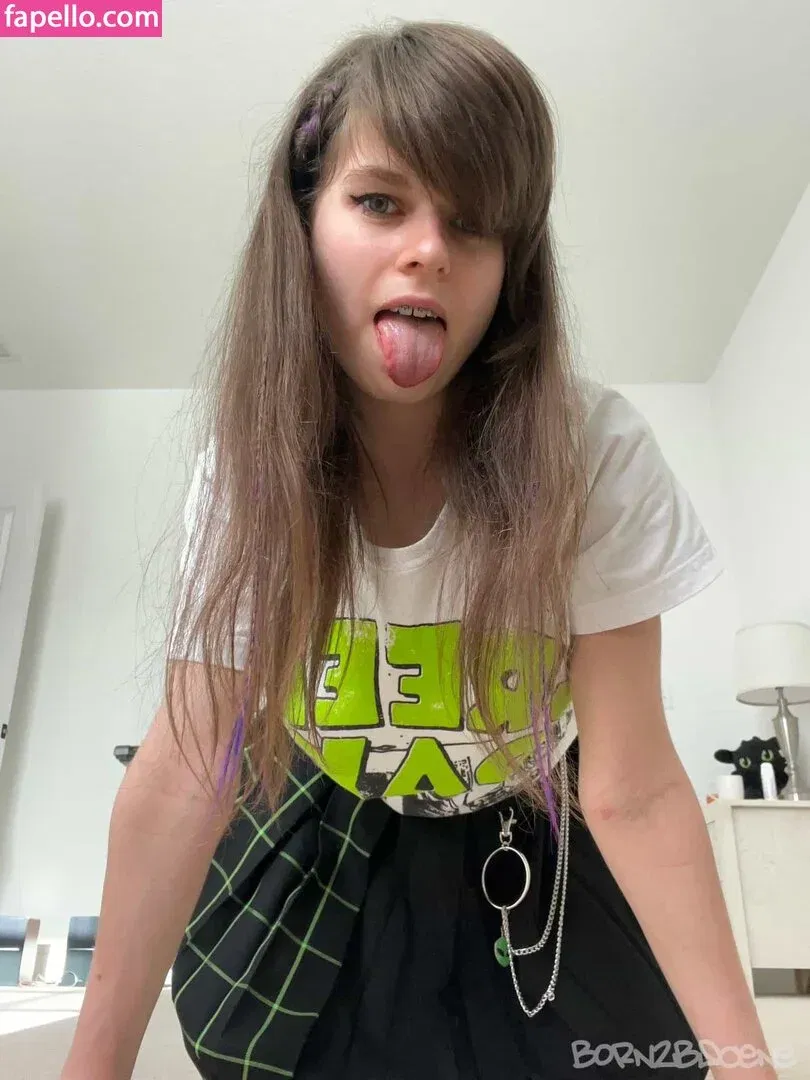 born2bscene / https: / scenegirlaya Onlyfans Photo Gallery 