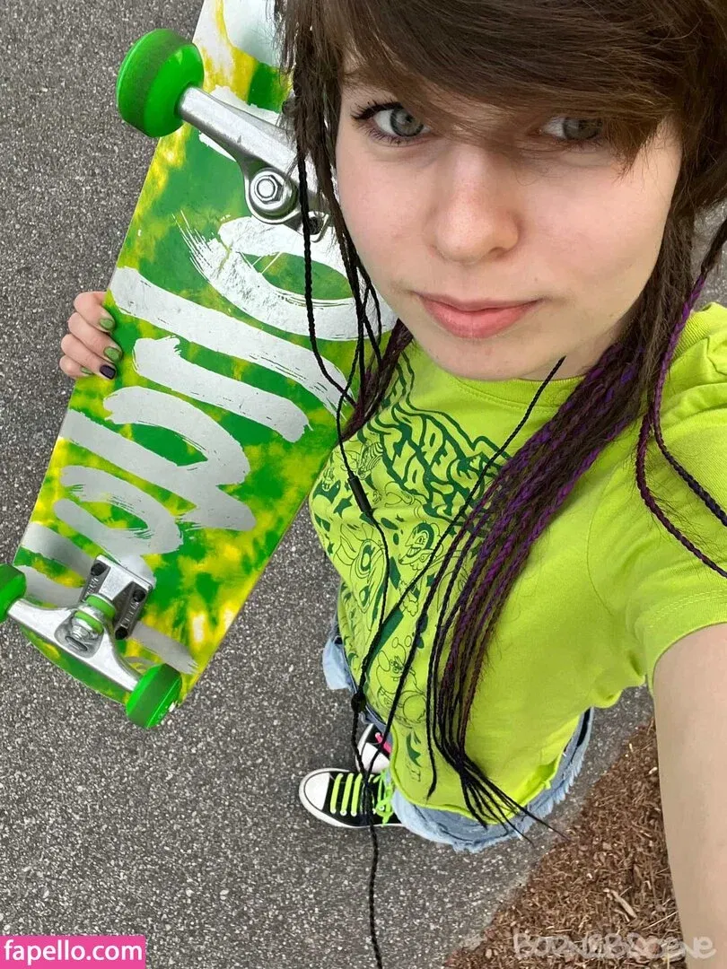 born2bscene / https: / scenegirlaya Onlyfans Photo Gallery 