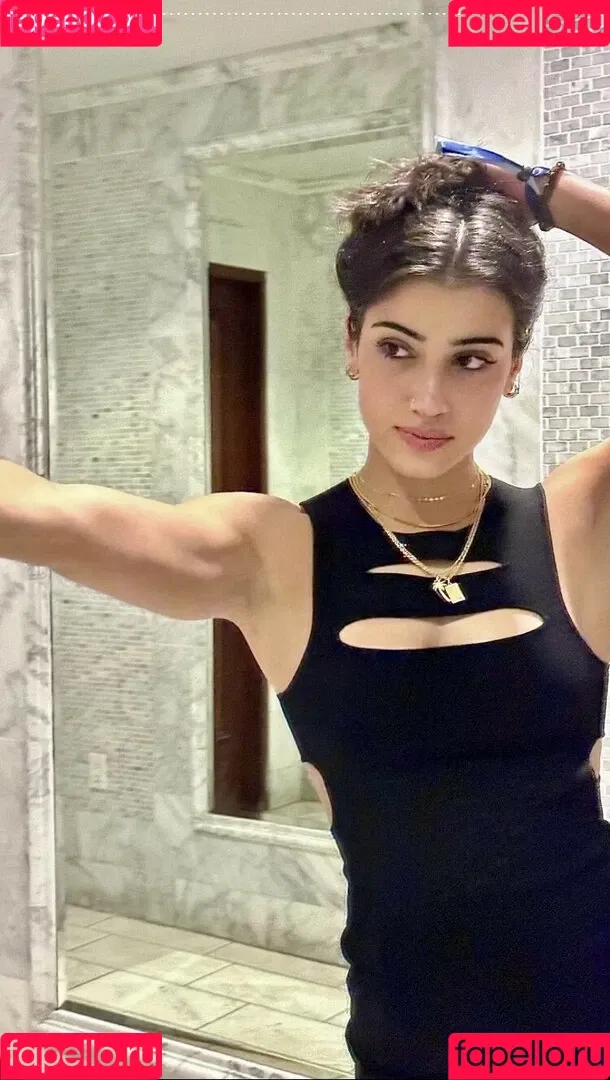 Sara Saffari / sara_saffari / sarasaffari__ Onlyfans Photo Gallery 