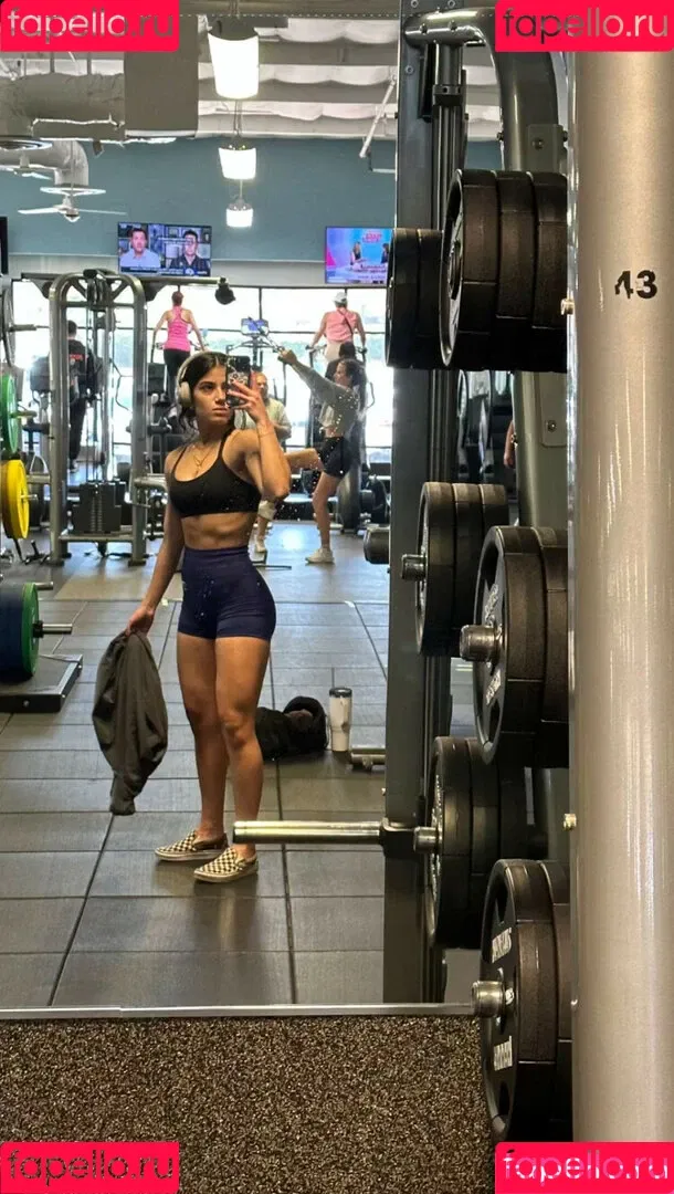 Sara Saffari / sara_saffari / sarasaffari__ Onlyfans Photo Gallery 