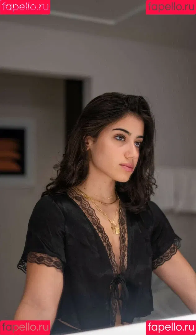 Sara Saffari / sara_saffari / sarasaffari__ Onlyfans Photo Gallery 